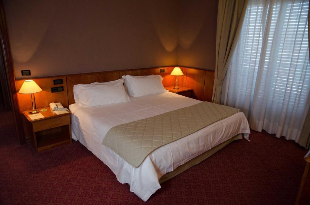 Air Palace Hotel Leinì Habitación foto